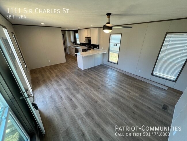 Building Photo - 1111 Sir Charles St