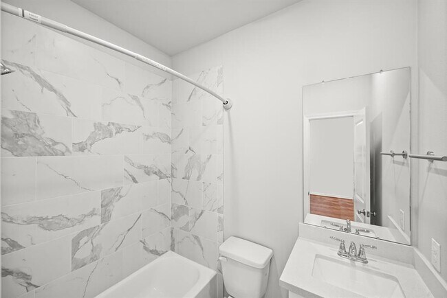 Building Photo - 611 W 24th St