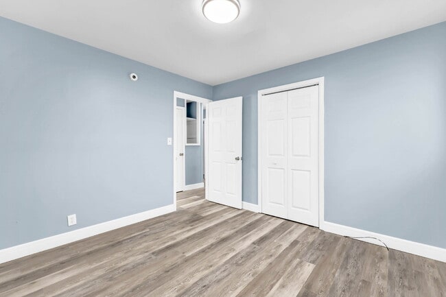 Building Photo - ???? Fully Renovated 3 Bedroom Home in a Convenient Clarksville Location!