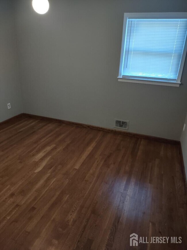 Building Photo - 204 Marlin Dr