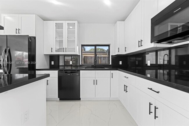 Building Photo - 1671 NE 174th St