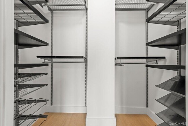 Building Photo - 701 Ridge Hill Boulevard