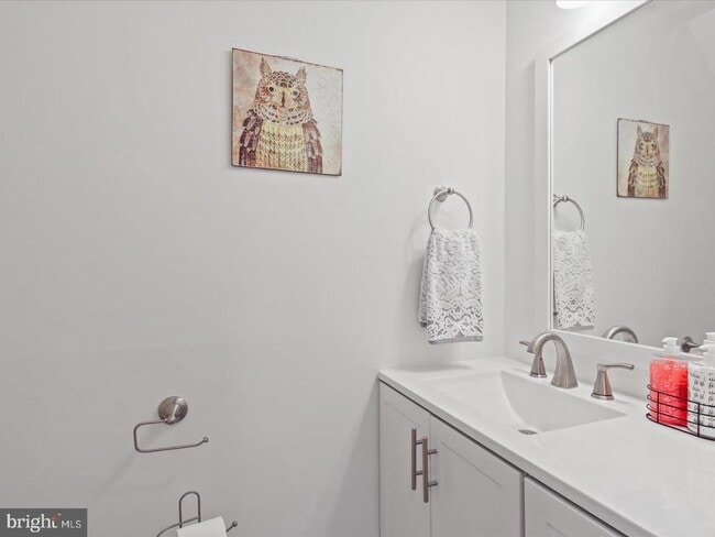 Building Photo - 5883 Blaine Dr