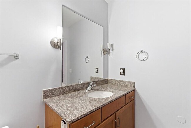 Building Photo - 620 Glen Iris Dr NE