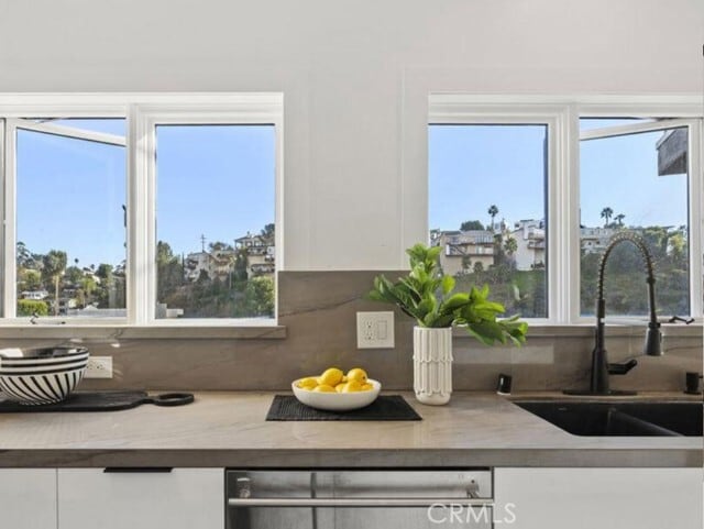 Building Photo - 6422 Weidlake Dr