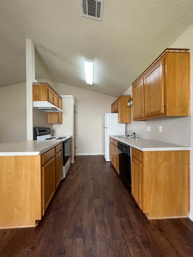 Building Photo - Duplex