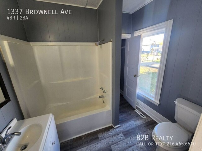 Building Photo - 1337 Brownell Ave