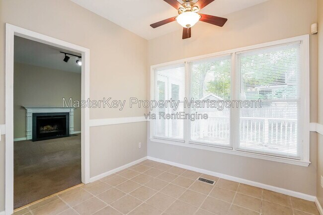 Building Photo - 1600 Nesfield Pl