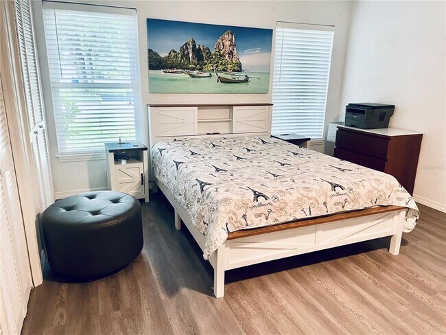 Building Photo - 2419 Wells Ave