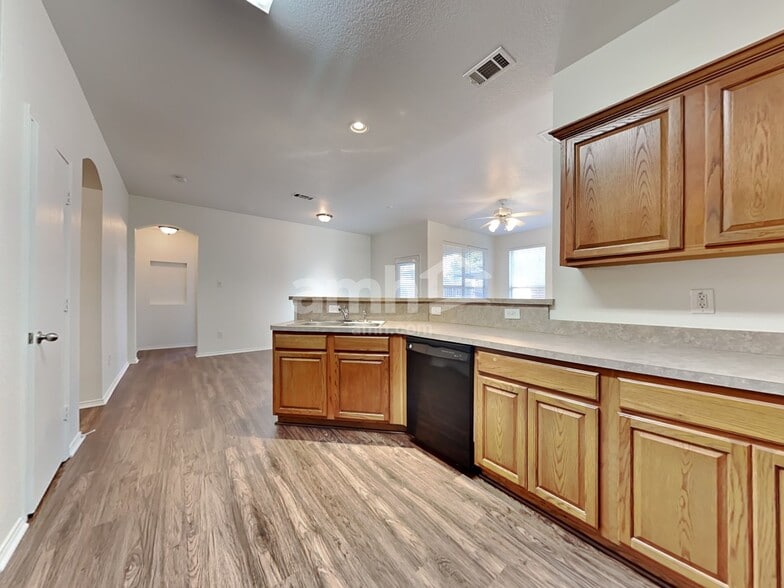 Building Photo - 8829 Stirrup Way