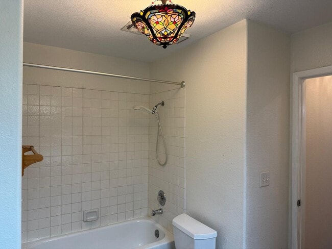 Building Photo - 8800 Crescent Ridge Ln