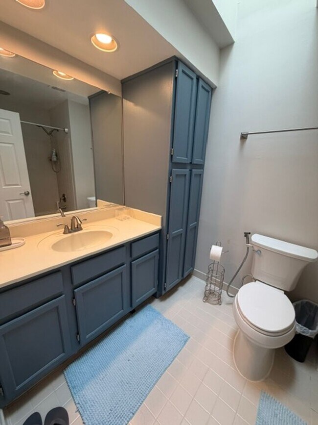 Building Photo - SPACIOUS SF HOME IN GERMANTOWN