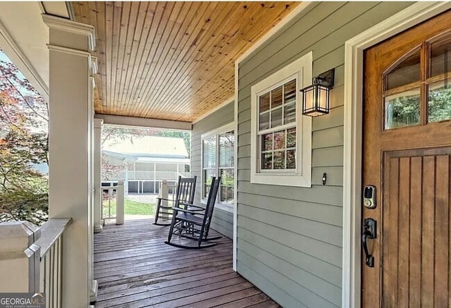 Building Photo - 643 Washington St