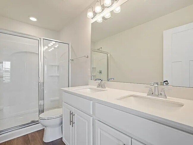 Building Photo - 3054 Oaksmere Dr