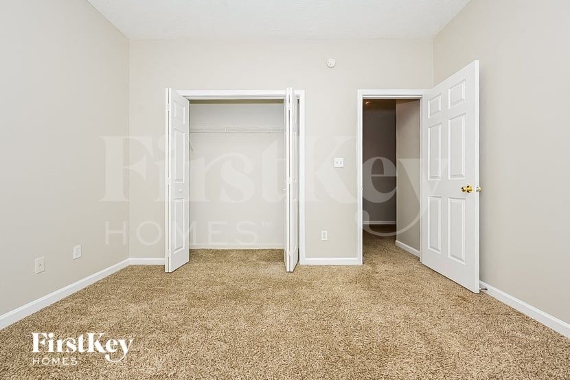 Building Photo - 115 Willow Hill Ln