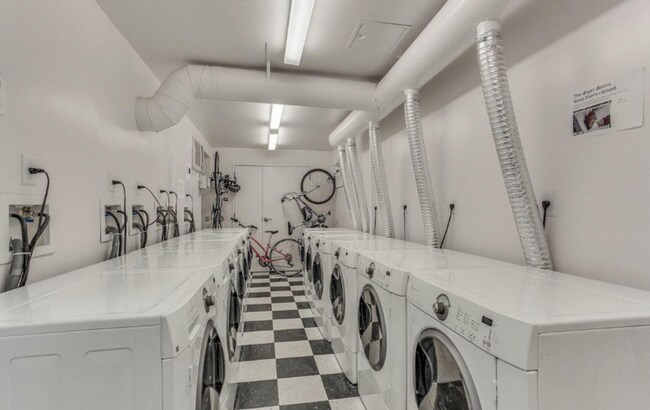 Building Photo - 3534 10th St NW