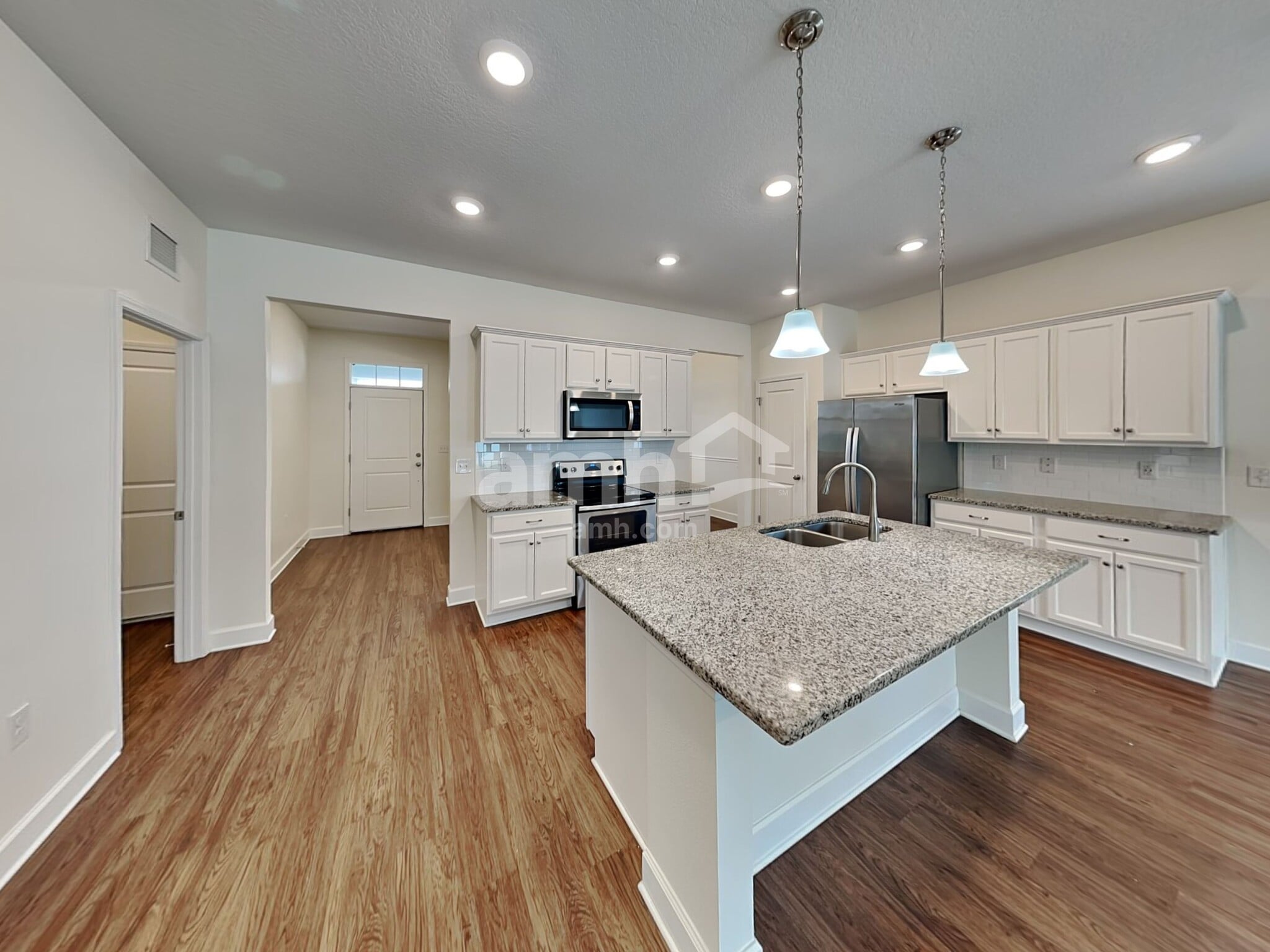 Building Photo - 323 Pine Terrace Dr