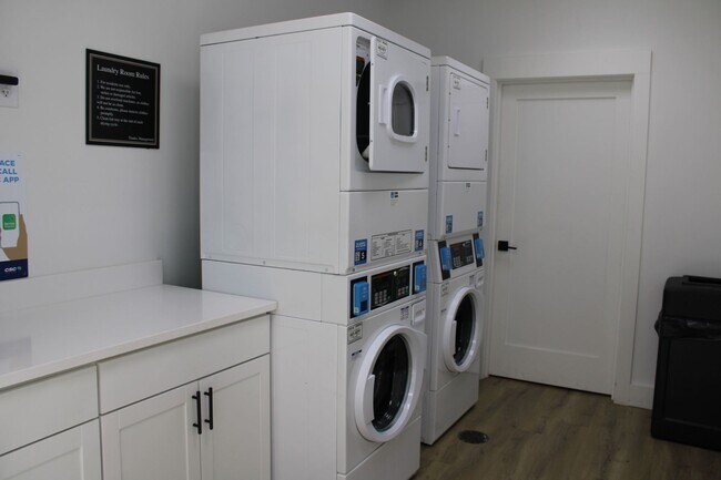 Building Photo - One Month Free ~ 1 bed/1 bath on King St.