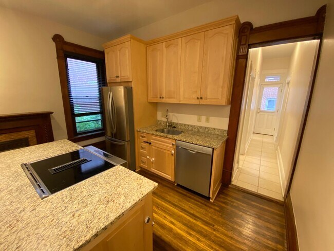 Building Photo - Neil Ave 1043-1045 NCR