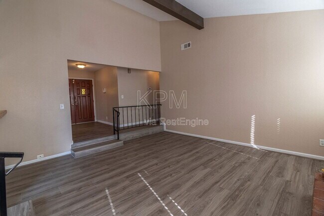 Building Photo - 2930 Angel Dr