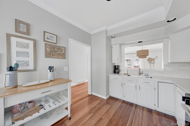 Building Photo - 90 Roundtree Ct