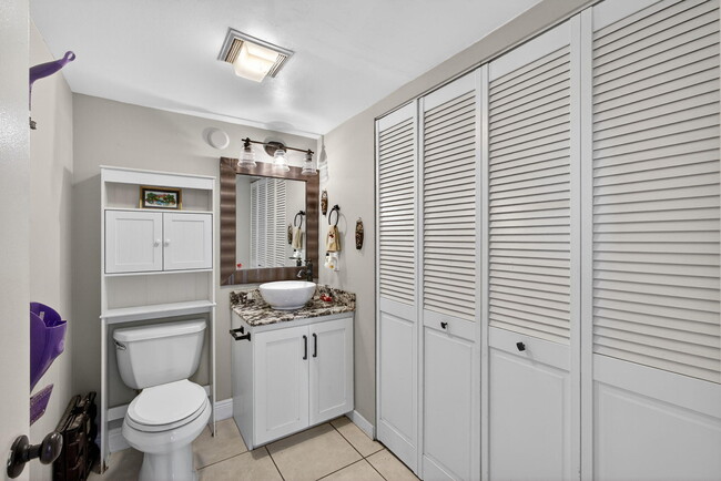 Building Photo - 8164 Thames Blvd