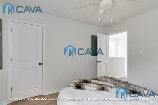 Building Photo - 1301 N 32nd St