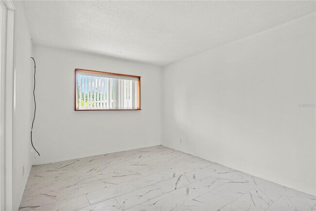 Building Photo - 17511 Canal Shores Dr