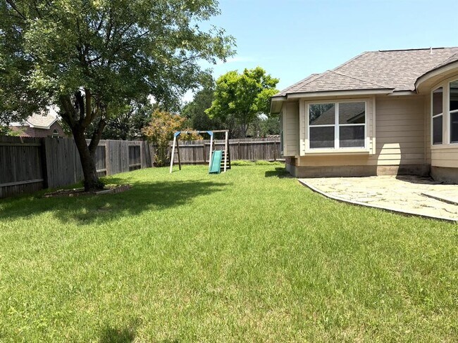 Building Photo - 2507 Silver Spur Ln