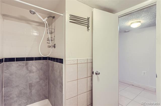 Building Photo - 5163 Beach Ct