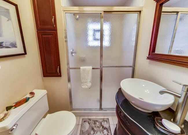 Building Photo - 804 S Grove Ave