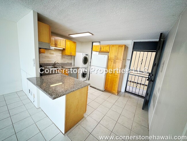 Building Photo - 95-2048-2048 Waikalani Dr
