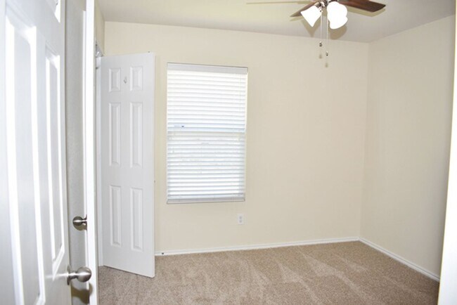 Building Photo - GREAT 3-2-2 in N. Ft Worth, desirable Kell...