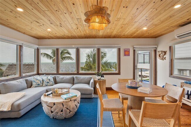 Building Photo - 235 Tavernier Dr