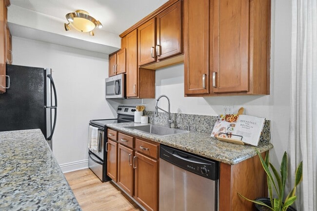 Building Photo - 5505 Adelaide Ave