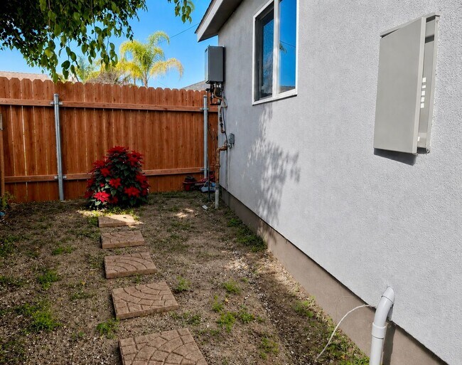 Building Photo - Beautiful ADU unit in San Dimas!!!!