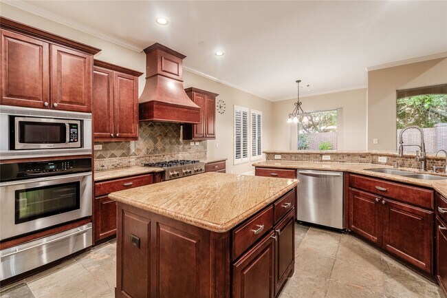 Building Photo - 4222 Stonebrook Ln