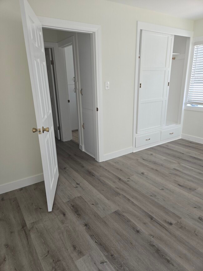 Bedroom - 2632 St George St