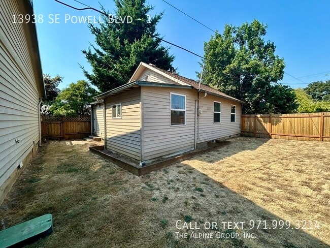 Building Photo - 13938 SE Powell Blvd