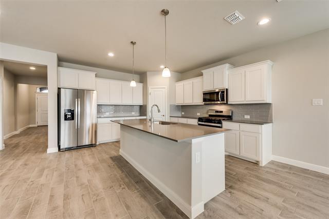 Building Photo - 14425 Bootes Dr