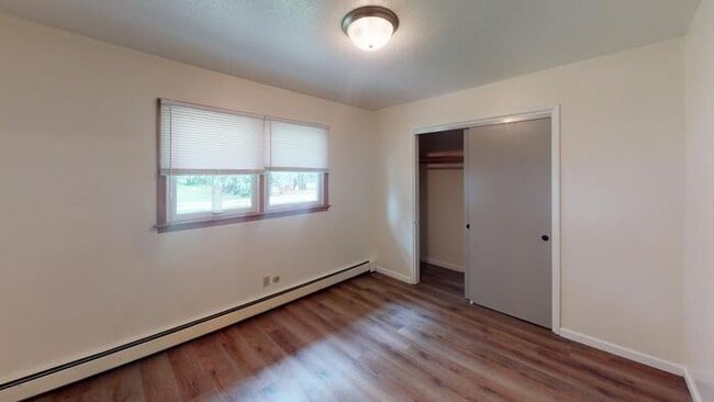 Building Photo - 229 S Grove St