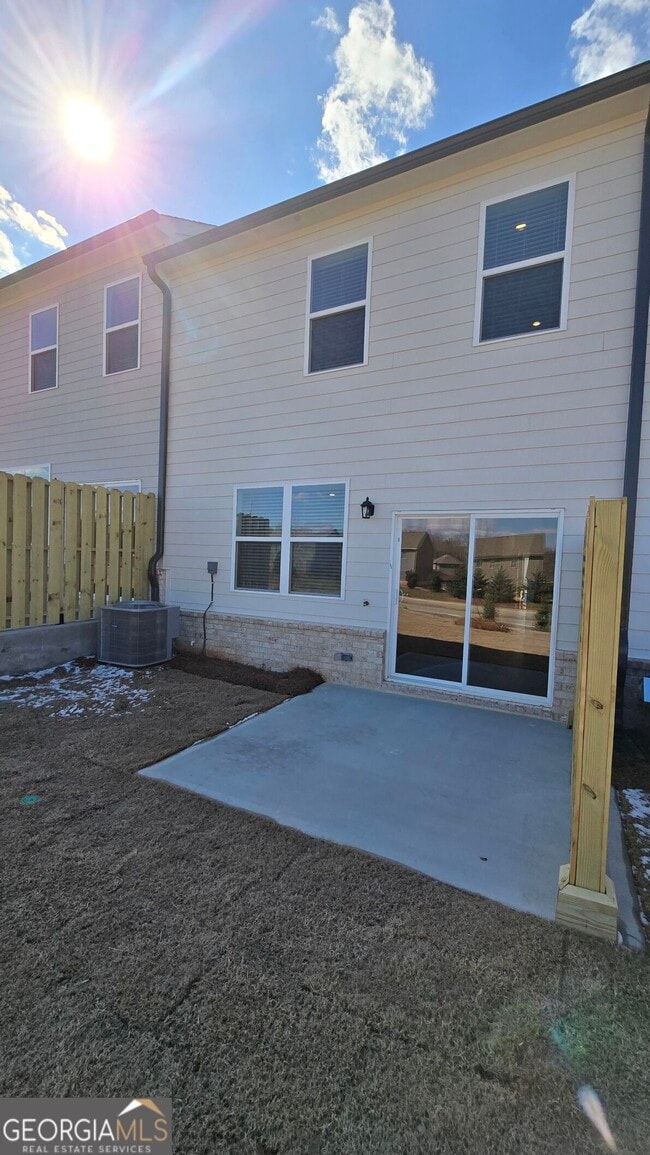 Building Photo - 209 Kenoot Dr