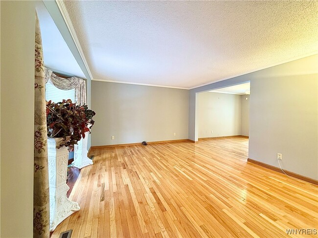 Building Photo - 8 Hummingbird Ln