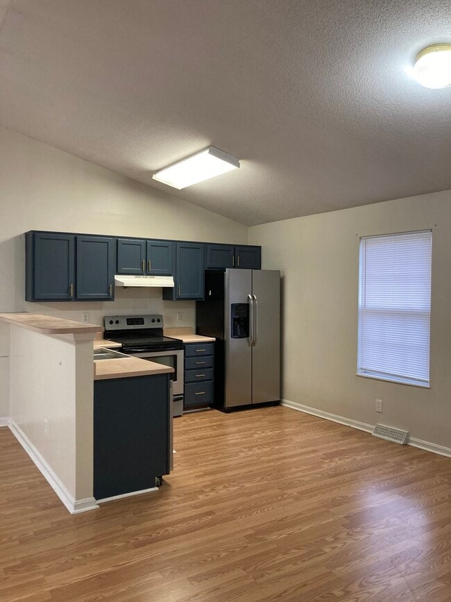Building Photo - 1209 Williamsburg Dr