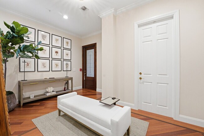 Building Photo - 921 Osceola Dr