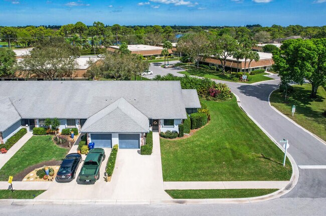 Building Photo - 188 Moccasin Trail N