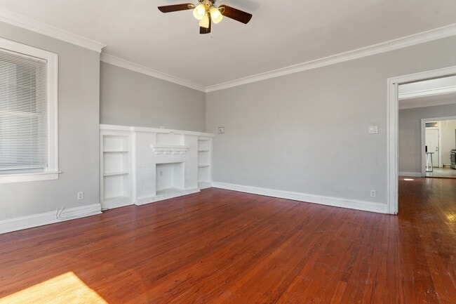 Building Photo - 7819 S Cornell Ave