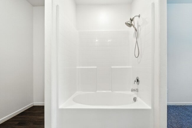 Building Photo - Modern, solar-ready, 3 bed / 2 bath House ...