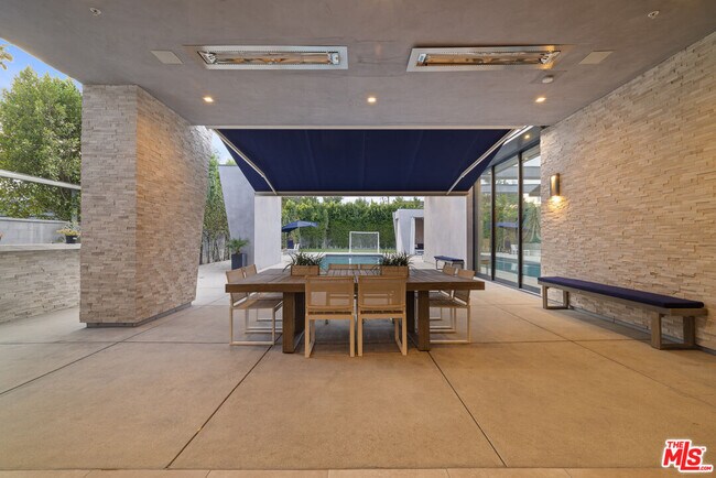 Building Photo - 5365 Vanalden Ave