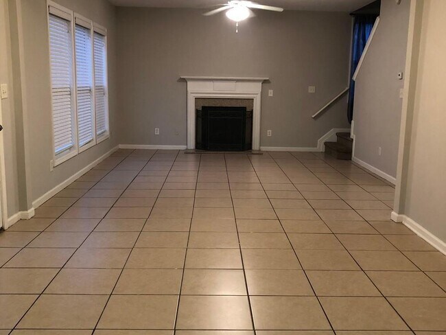 Building Photo - 2268 White Alder Dr NE